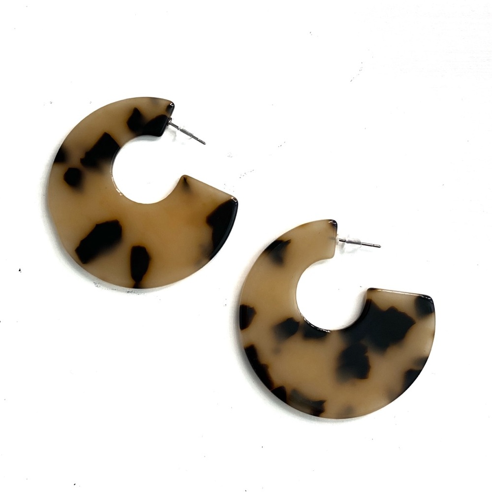 Tortoise shell acrylic hoop earrings NWOT